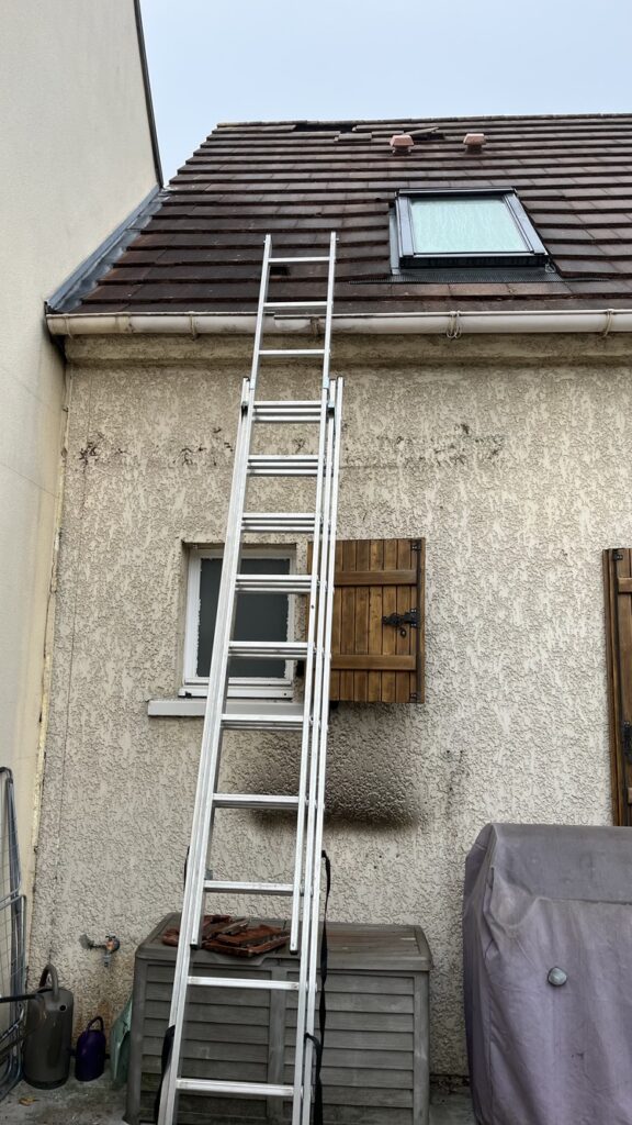 Pose de bâche sur toiture – - de Dammartin-en-Goële - VITO Le Compagnon Parisien