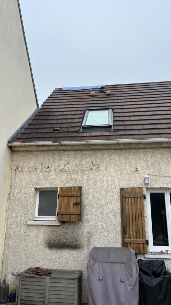 Pose de bâche sur toiture – - de Dammartin-en-Goële - VITO Le Compagnon Parisien