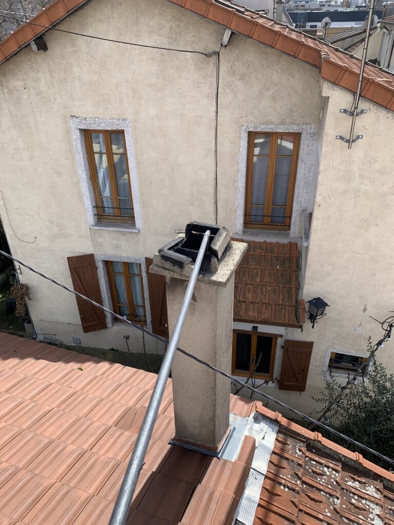 Ramonage de cheminée Porte de saint-Ouen Paris - VITO Le Compagnon Parisien