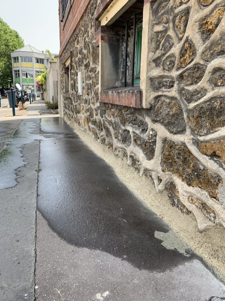 Maçonnerie bas de façade à Pantin paris - VITO Le Compagnon Parisien