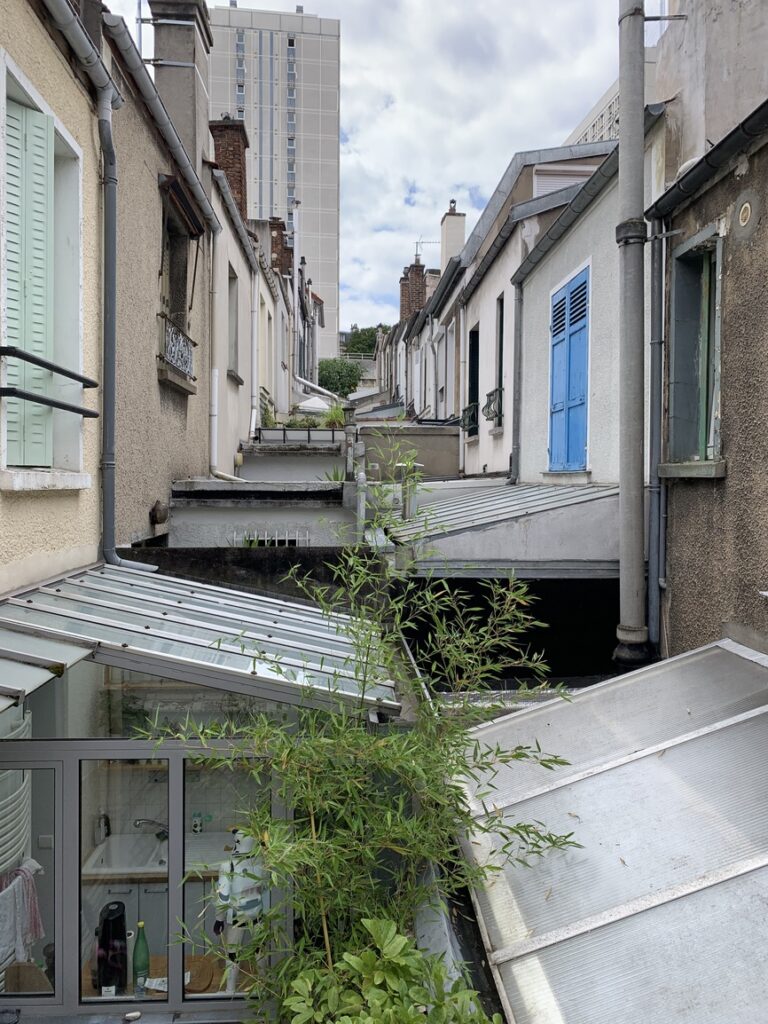 Réparation gouttière aux Lilas Paris - VITO Le Compagnon Parisien