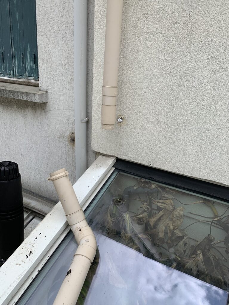 Réparation gouttière aux Lilas Paris - VITO Le Compagnon Parisien