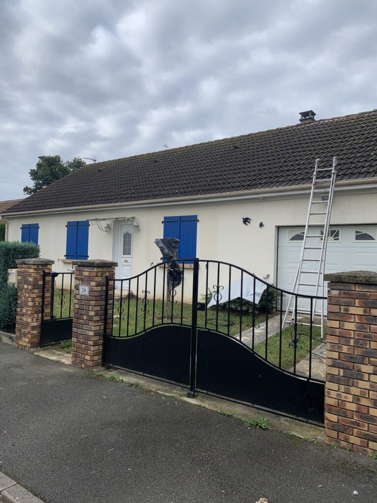 Nettoyage de toiture au Karcher - VITO Le Compagnon Parisien
