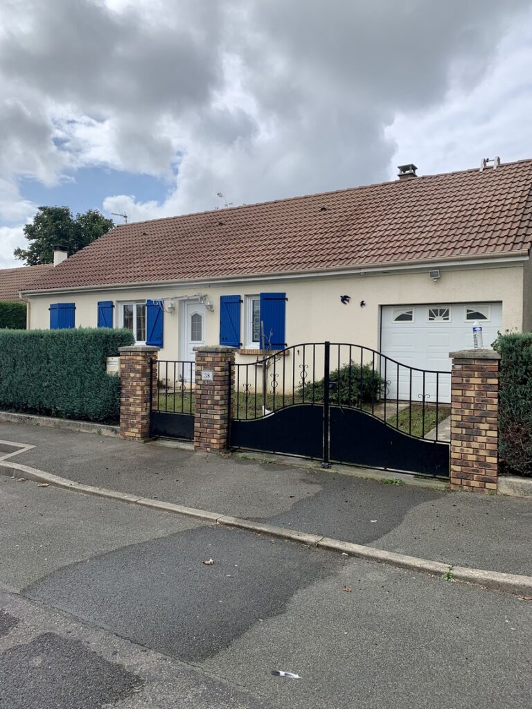 Nettoyage de toiture au Karcher - VITO Le Compagnon Parisien