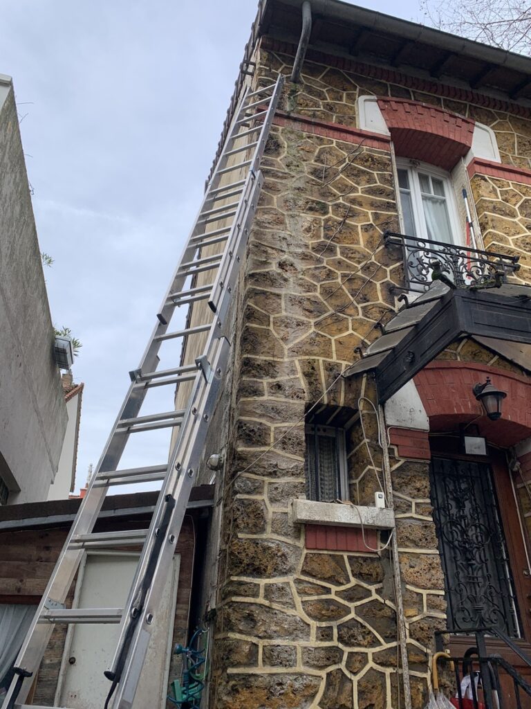 Réparation de gouttière à Paris - VITO Le Compagnon Parisien