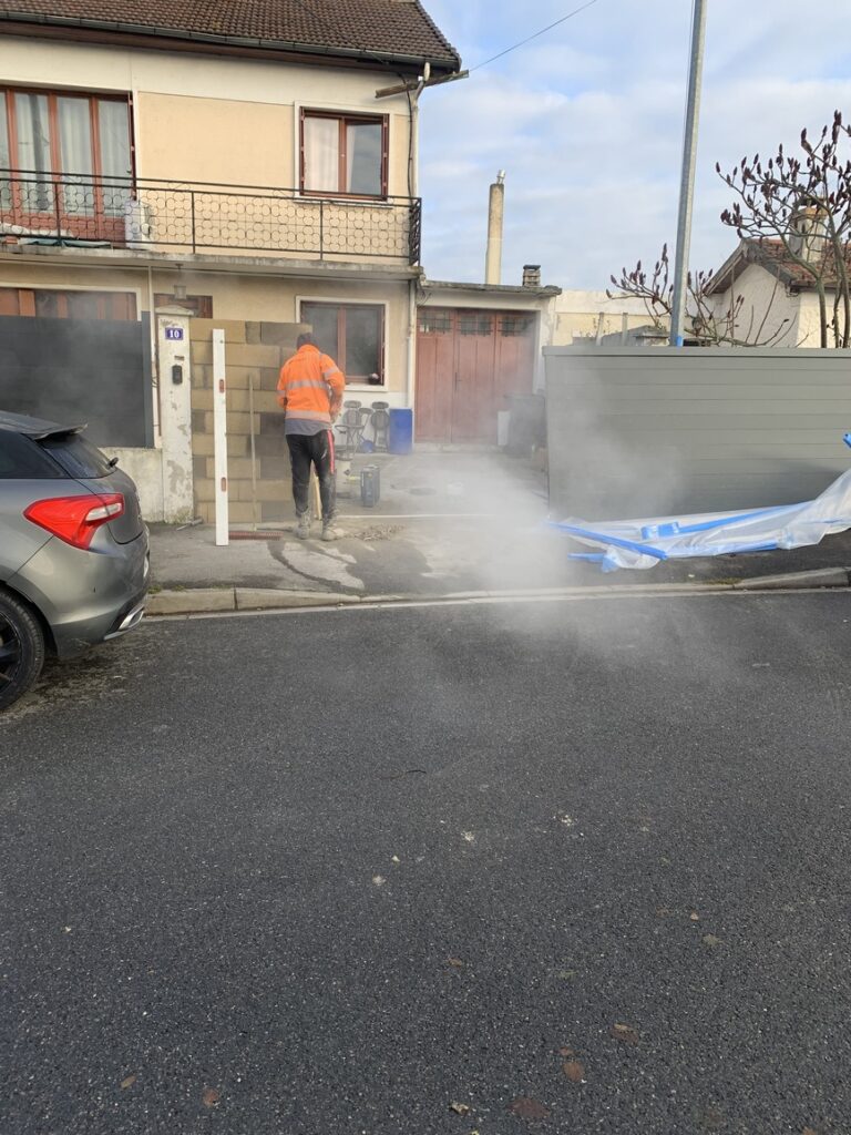 Création de mur et pose de portail - Villeparisis ⚒ - VITO Le Compagnon Parisien